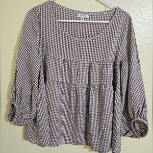 Casual Checkered Blouse with Rolled Sleeves